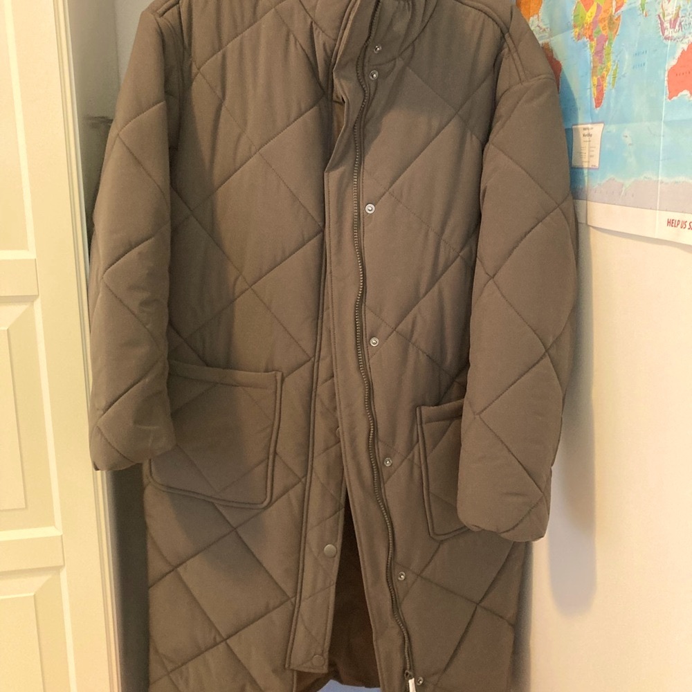 NWT Reitmans women’s Taupe/Brown Quilted Puffer Coat Size: XXS but fits larger